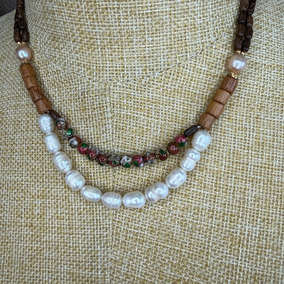 New🌟Serefina-Anthropologie-Elegant Pearl and Bead Necklace - Picture 2 of 3